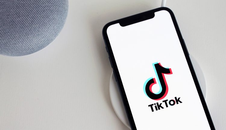 TikTok ya permite adelantar videos